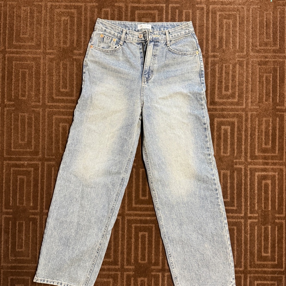 Women’s Light Blue Jeans from Lewkin